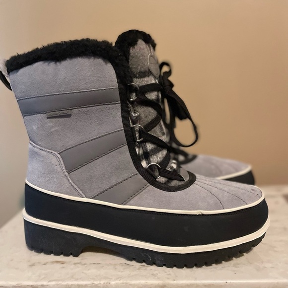 Comfort View Water Proof Boots - Picture 2 of 7